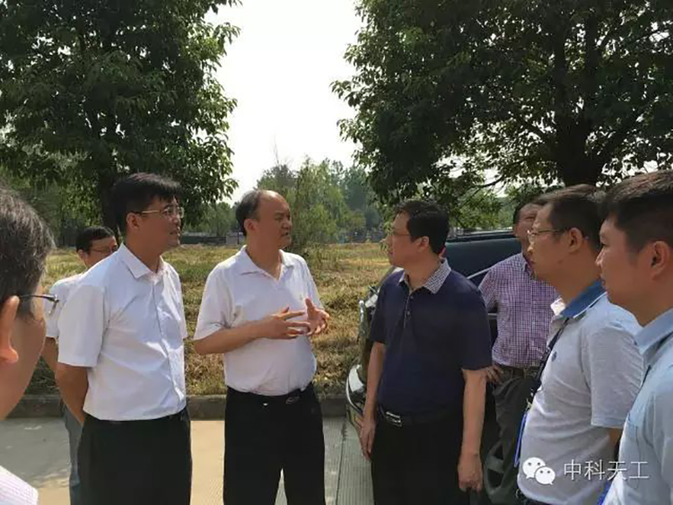 武漢市科技局領(lǐng)導(dǎo)蒞臨中科天工智能裝備孵化器視察指導(dǎo)03.jpg 武漢市科技局領(lǐng)導(dǎo)蒞臨中科天工智能裝備孵化器視察指導(dǎo)03.jpg